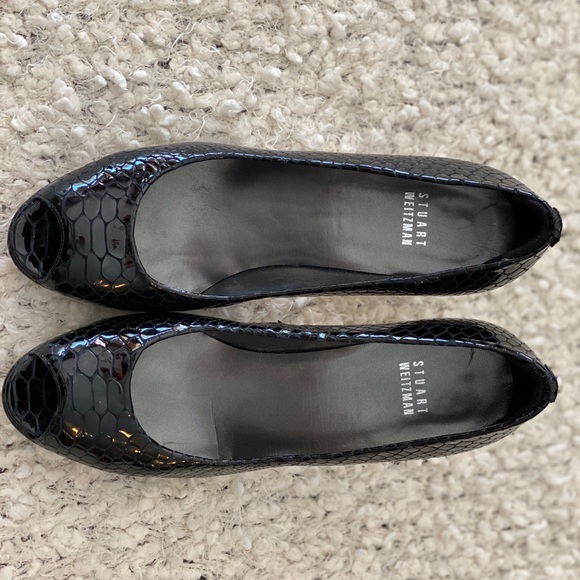 Immaculate Stuart Weitzman black reptile peep-toe pump - 8 - Picture 9 of 10